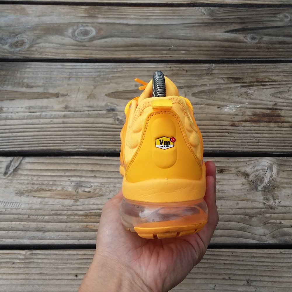 Size 6 Women Nike Air VaporMax Plus Orange Running Shoes Sneakers - Picture 6 of 8